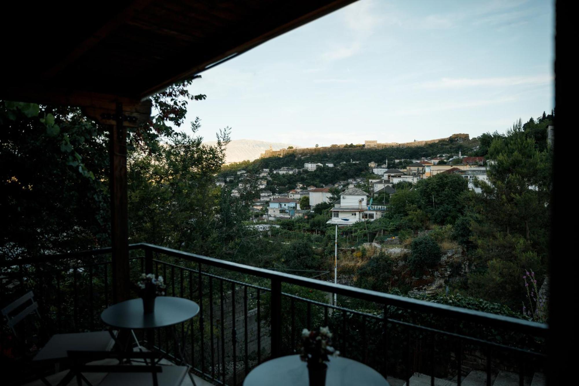 Vila Agimi 65 Gjirokaster Exterior photo