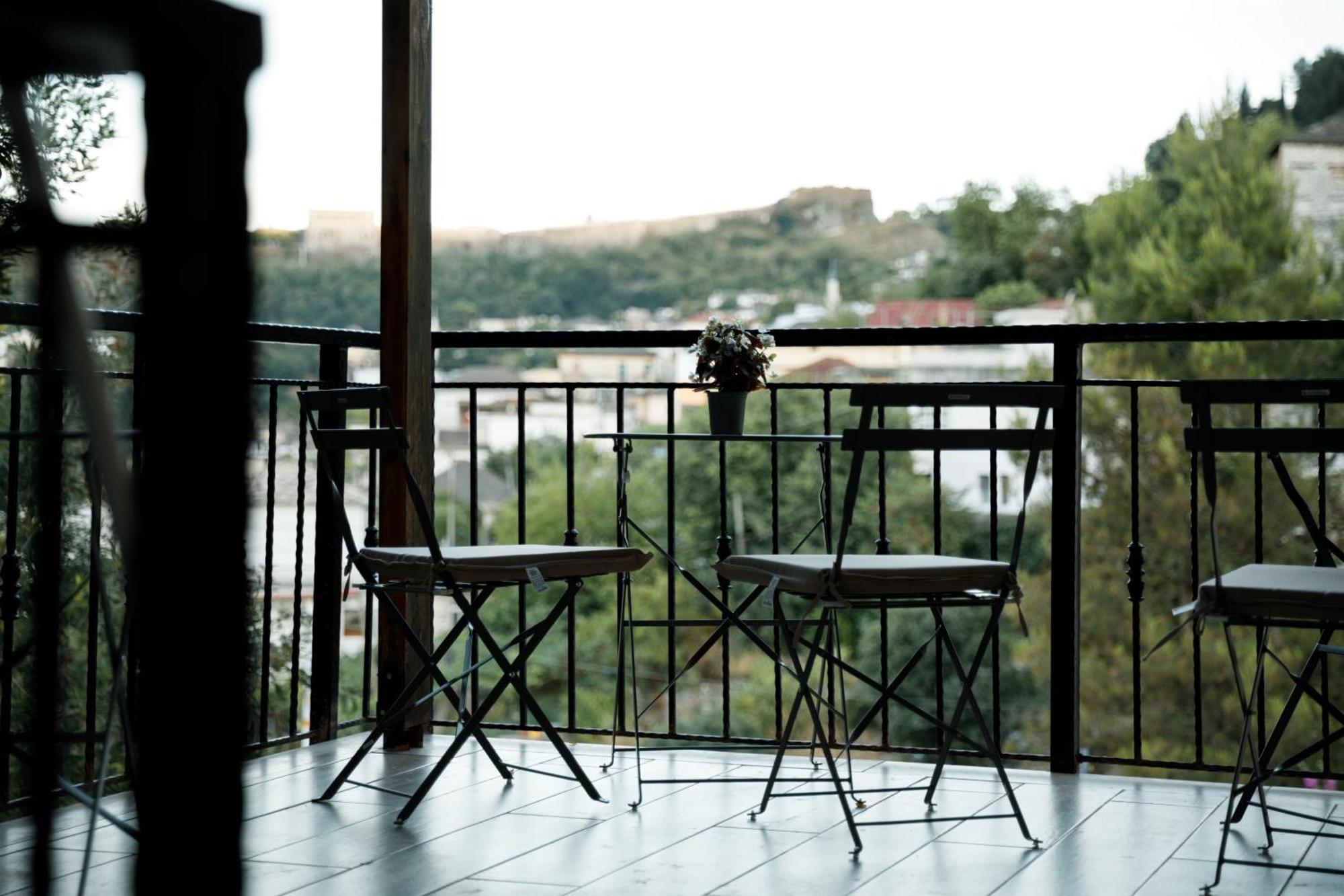 Vila Agimi 65 Gjirokaster Exterior photo